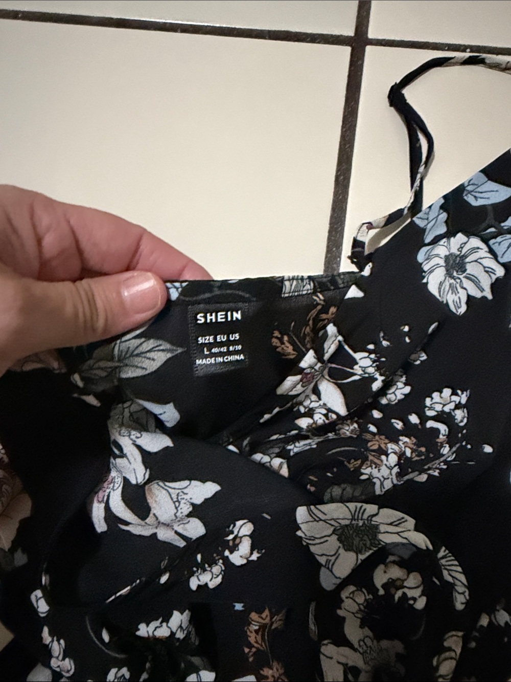 SHEIN Black Floral Maxi Dress with Tie Waist - Picture 5 of 5